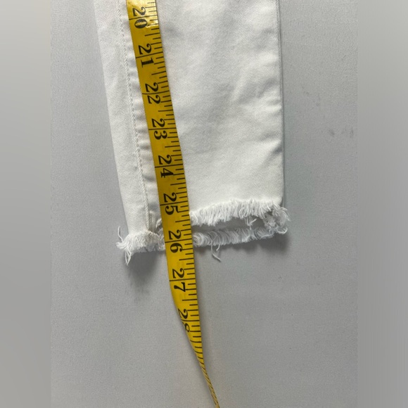 American Eagle Hi-Rise Distressed Cropped Skinny Jeans - Picture 16 of 16